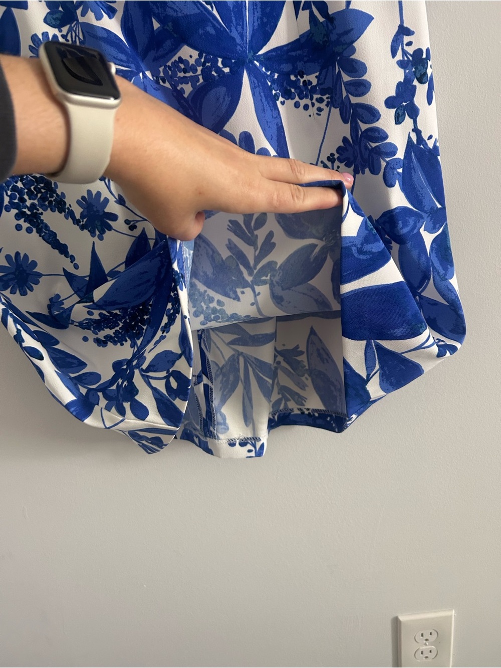 Alyx Blue and White Floral Midi Dress - Picture 6 of 13